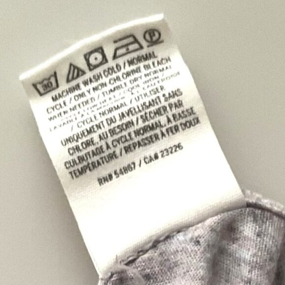 VICTORIA’S SECRET PINK LONG SLEEVE T-SHIRT PETITE RUNS BIGGER SEE MEASURMENTS - Picture 9 of 14